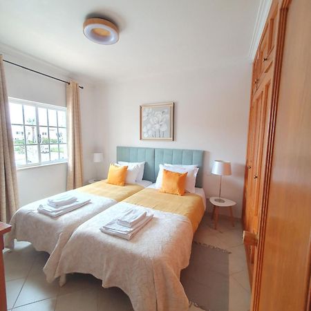 Vila Apartamentos Estrela Lagos Buitenkant foto