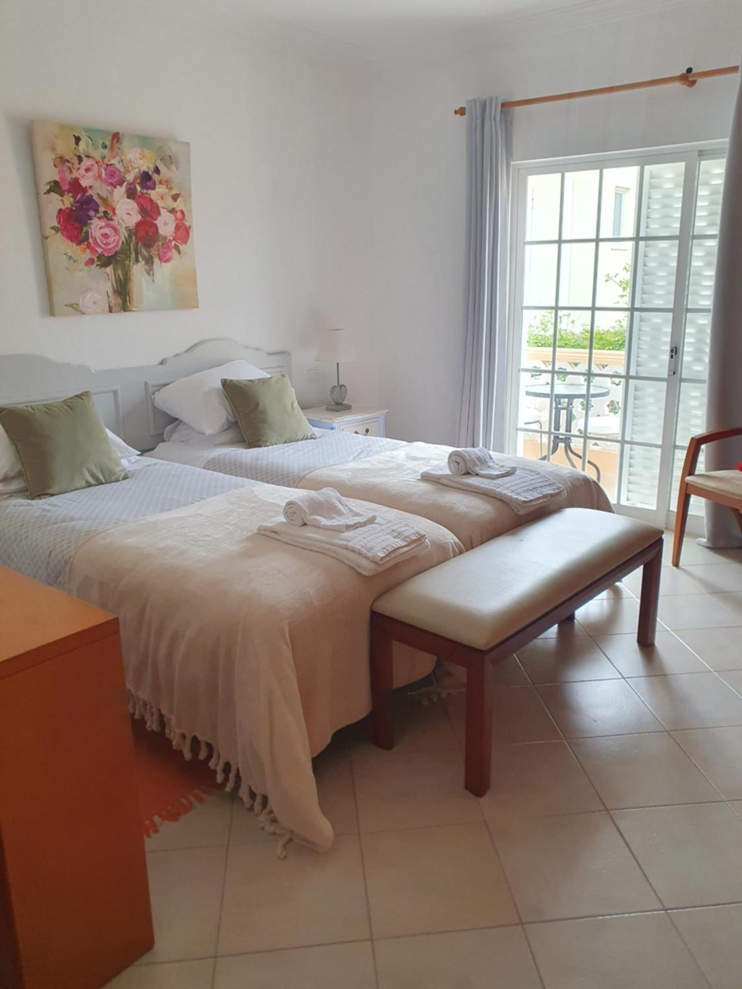 Vila Apartamentos Estrela Lagos Kamer foto