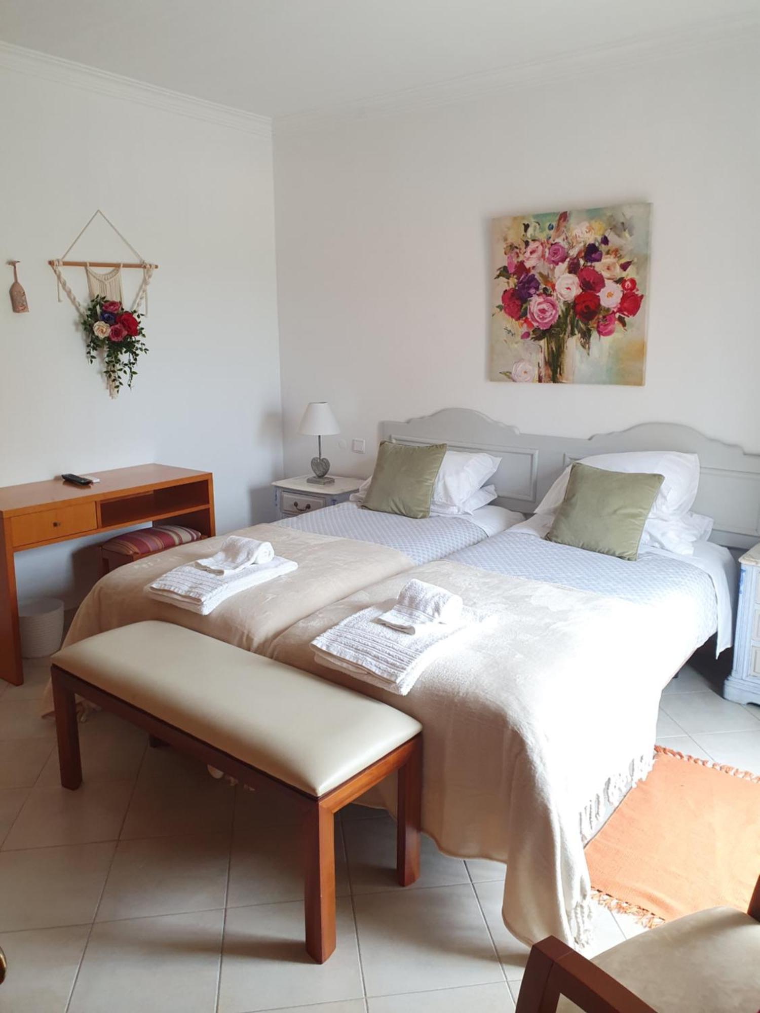 Vila Apartamentos Estrela Lagos Kamer foto